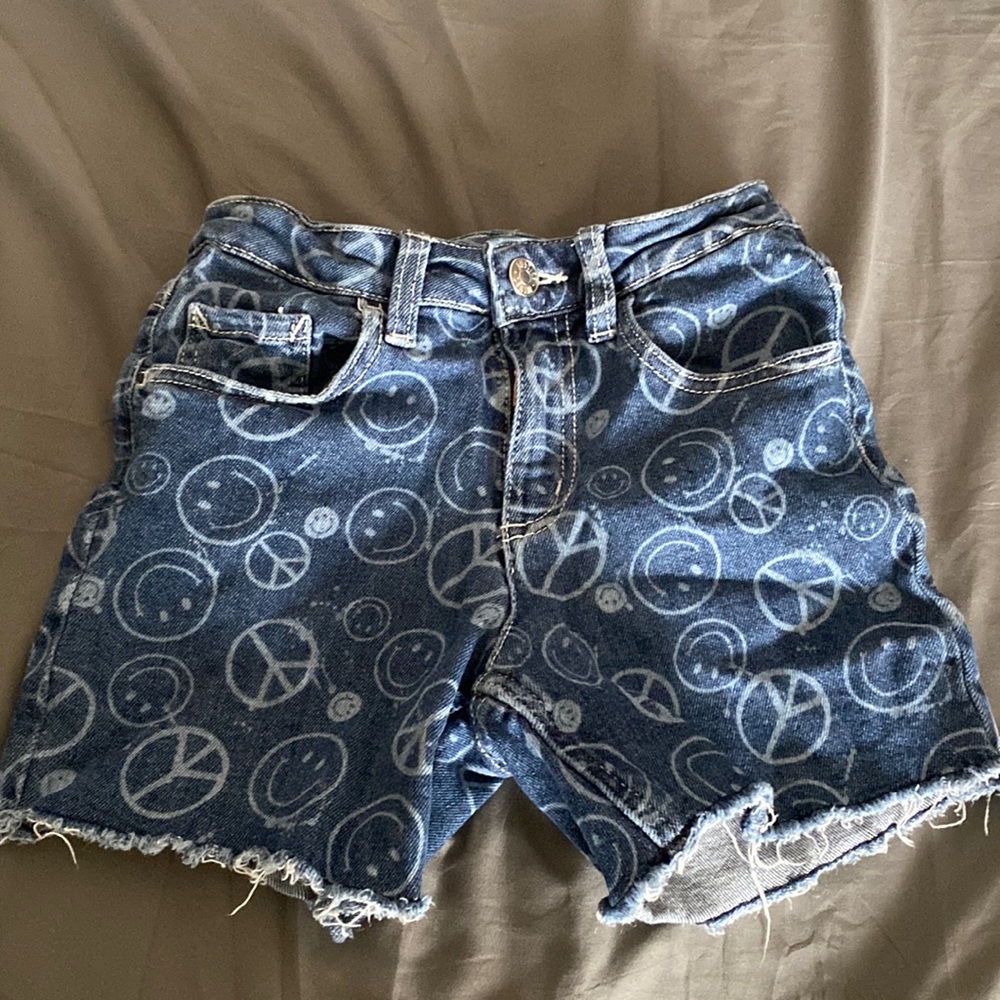 The brand is justest the size is 14 in kids
